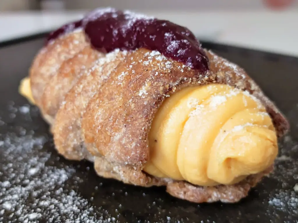 Crema di patate dolci, mandorle e vaniglia